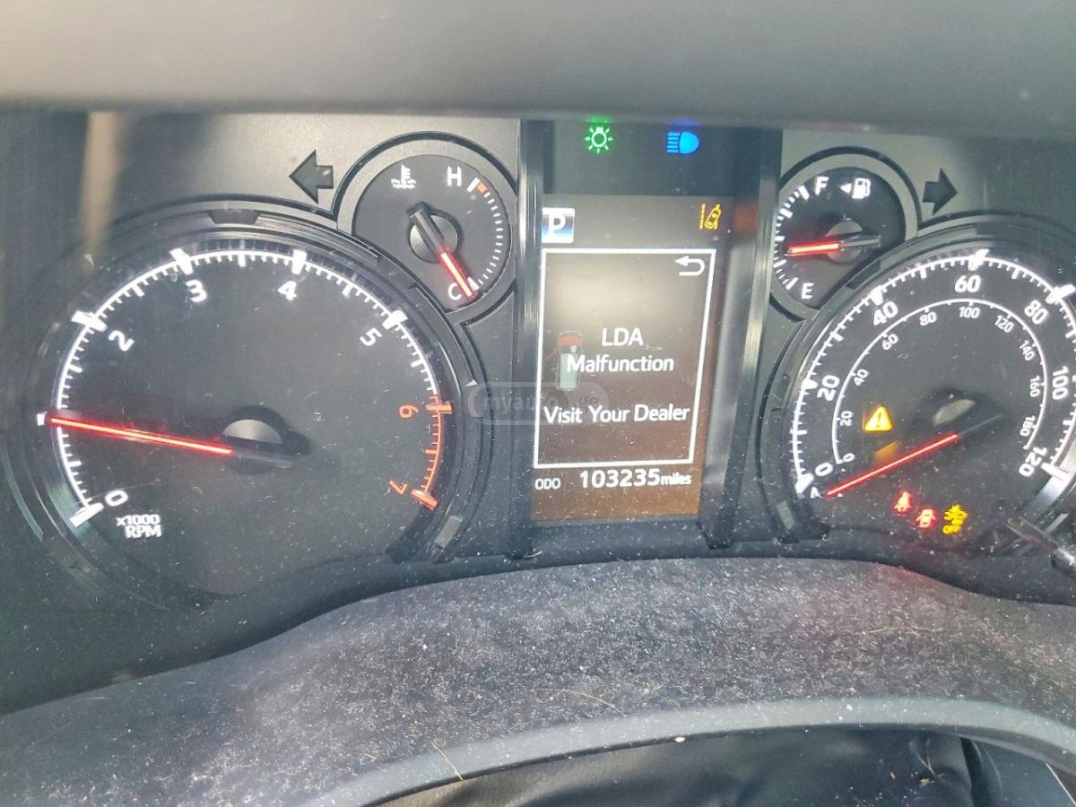 Toyota 4 Runner - фото 9