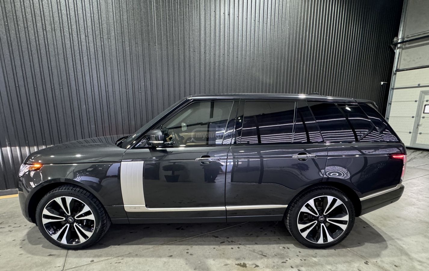 Land Rover Range Rover Vogue 2020 — миниатюра 3