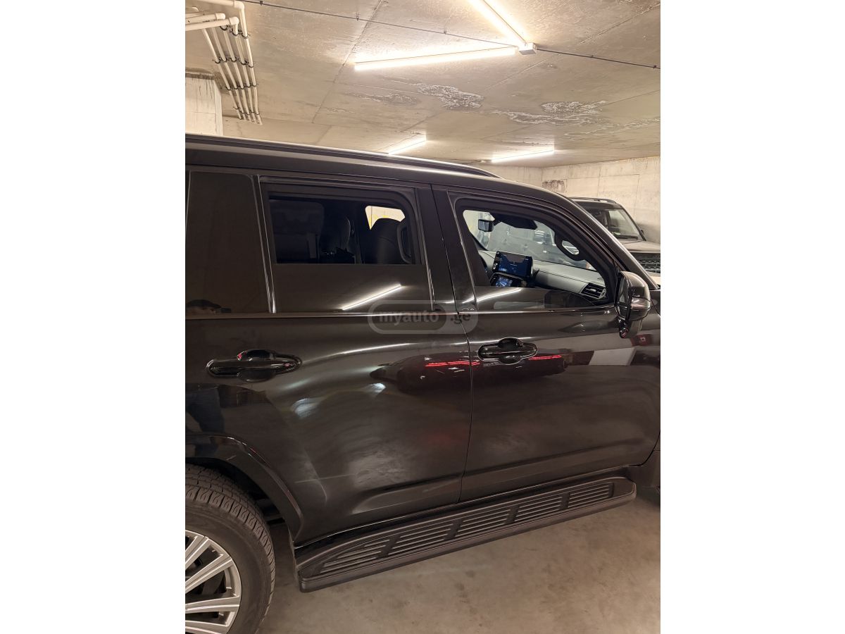 Lexus lx 600 - фото 6