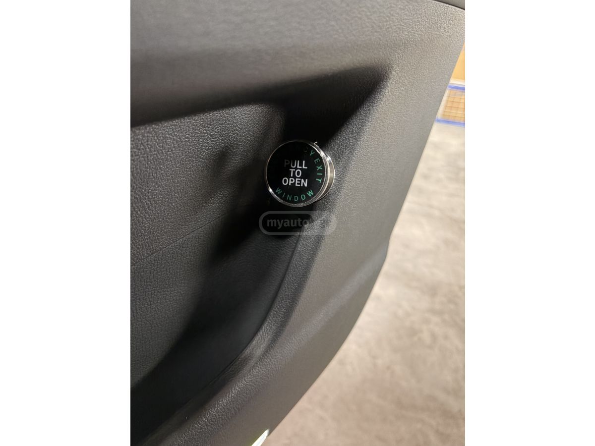 Lexus lx 600 - фото 9