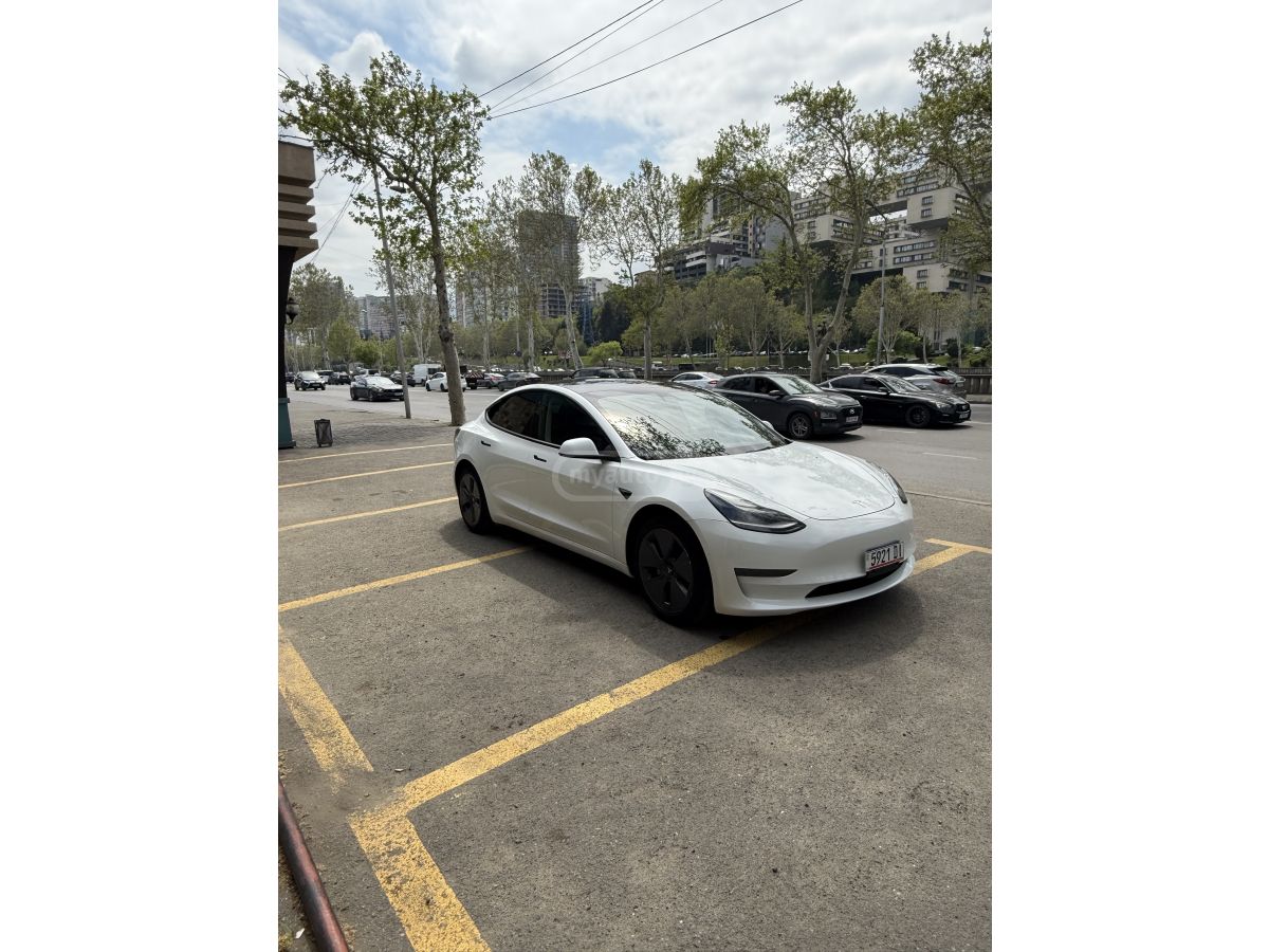 Tesla Model 3 - фото 3