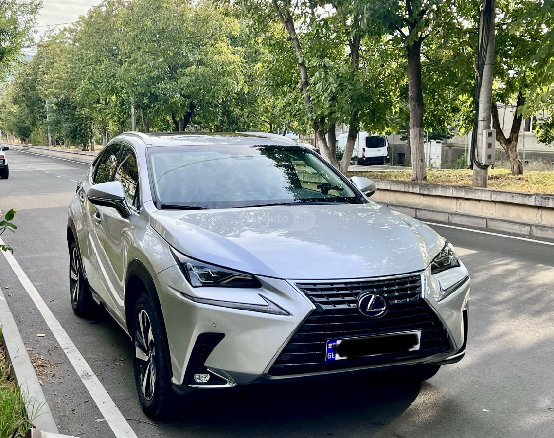 Lexus NX 300 - фото 1
