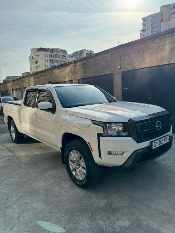 Nissan Frontier SV 4x4 Crew Cab 6 ft. box 139. 2023 — миниатюра 2