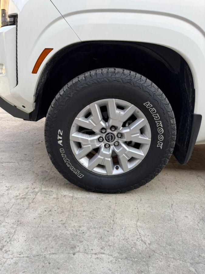 Nissan Frontier SV 4x4 Crew Cab 6 ft. box 139. 2023 — миниатюра 5