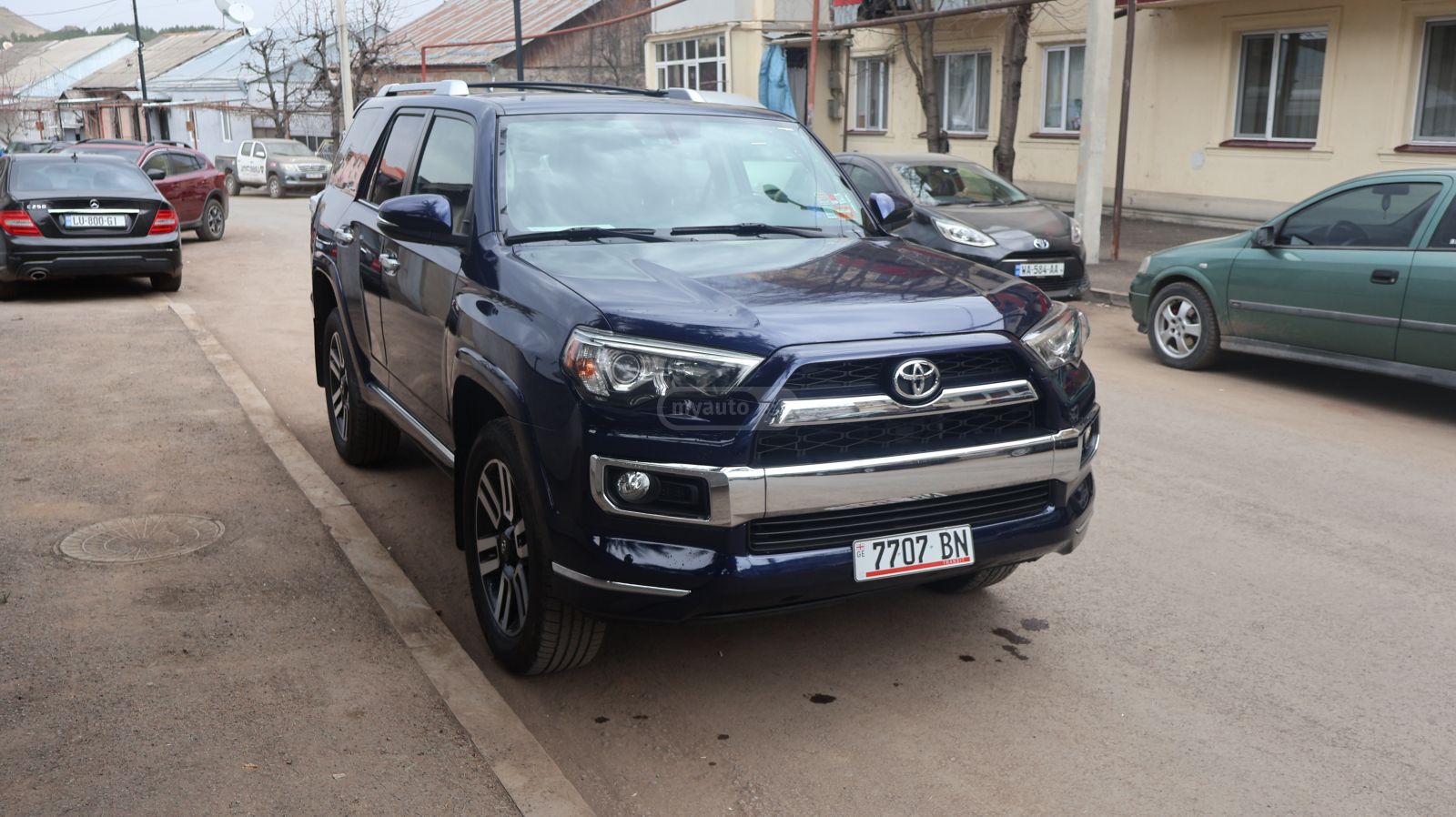 Toyota 4Runner - фото 2