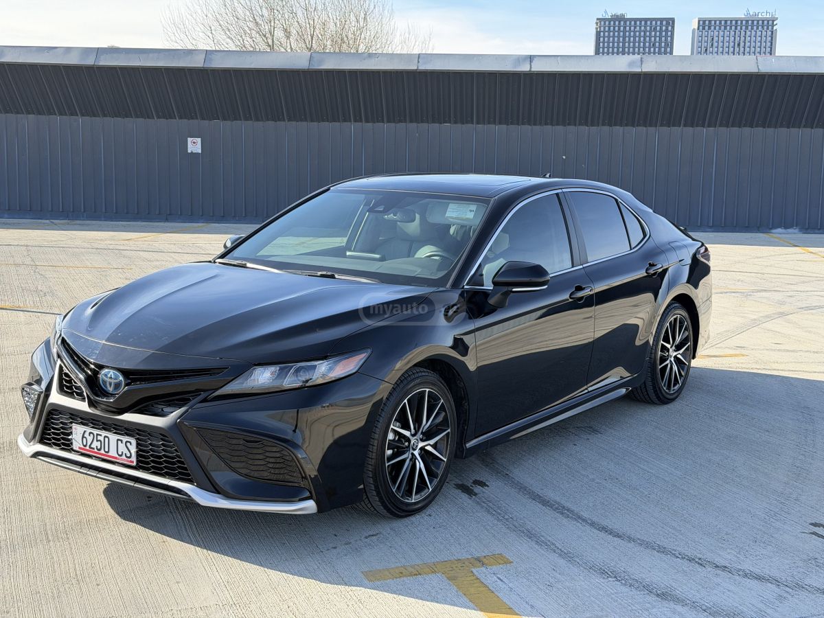 Toyota Camry - фото 2