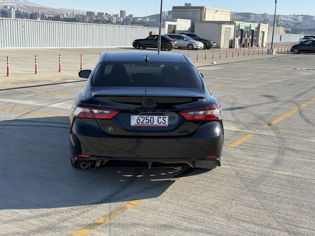 Toyota Camry - фото 4