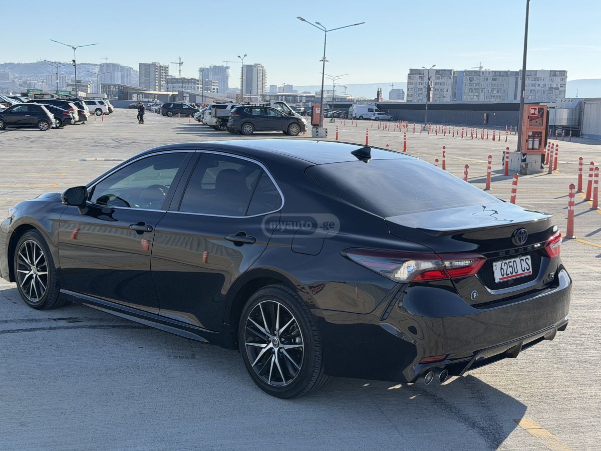 Toyota Camry - фото 5
