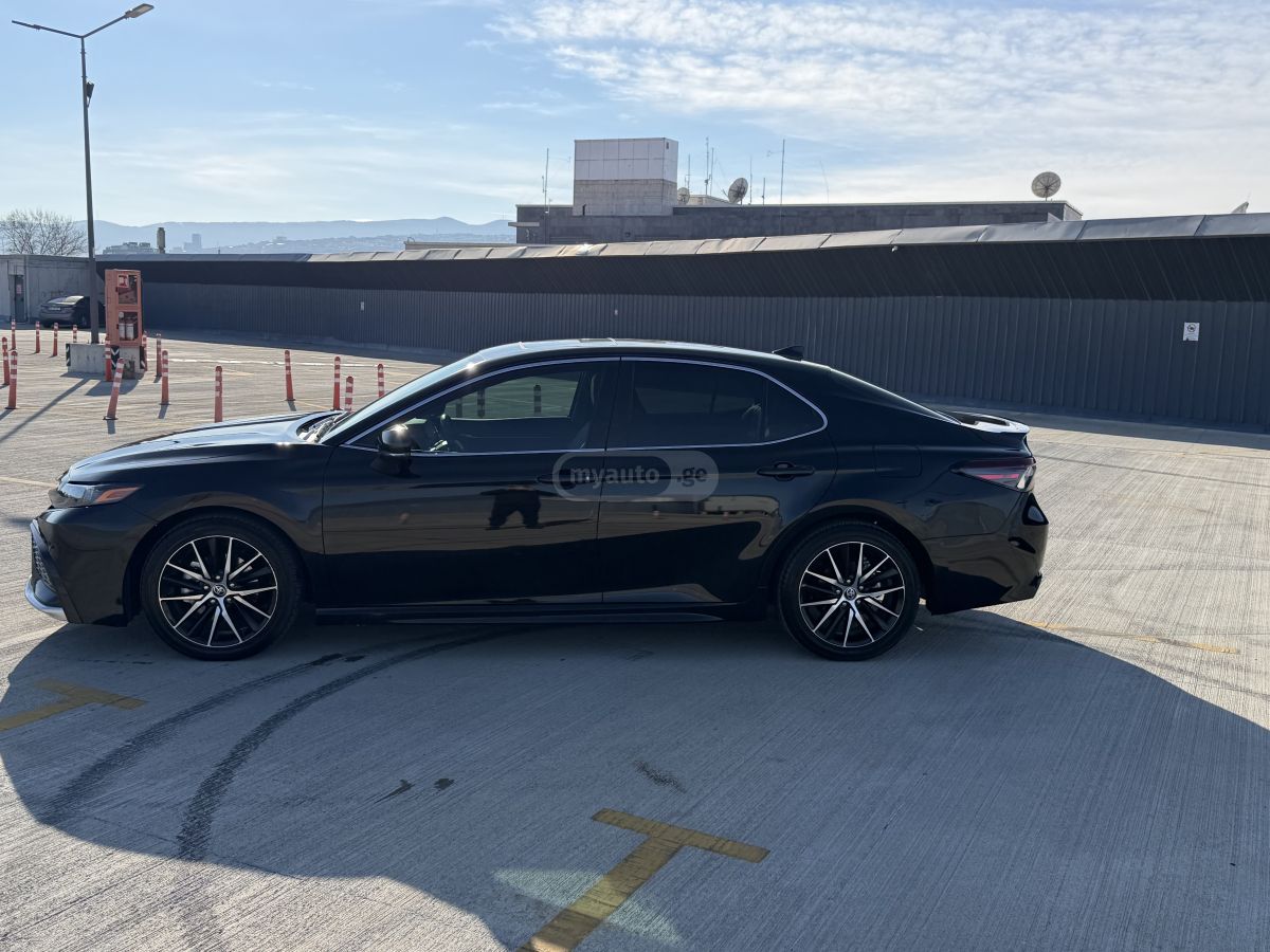 Toyota Camry - фото 6