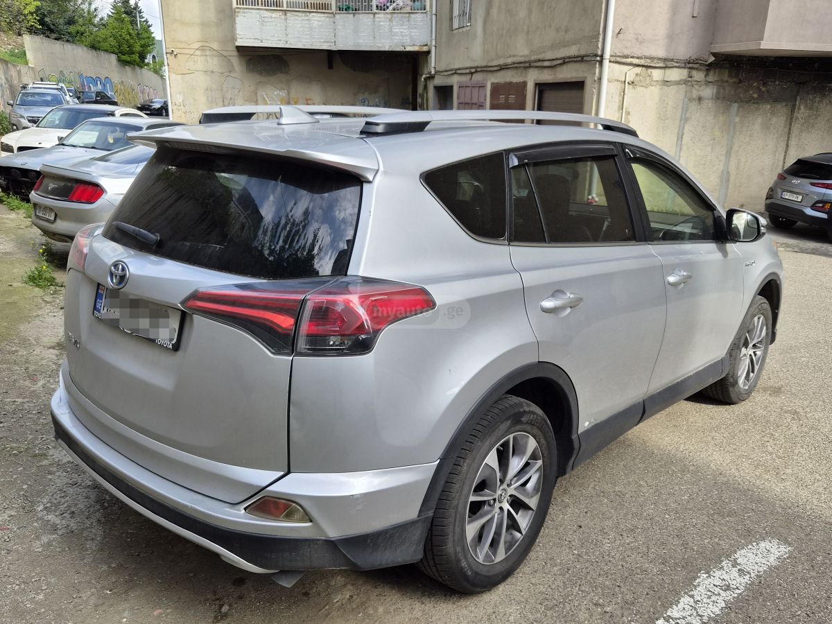 Toyota Rav 4 - фото 3