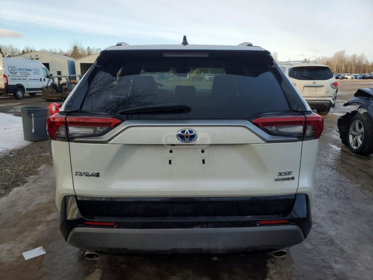 Toyota RAV 4 - фото 6