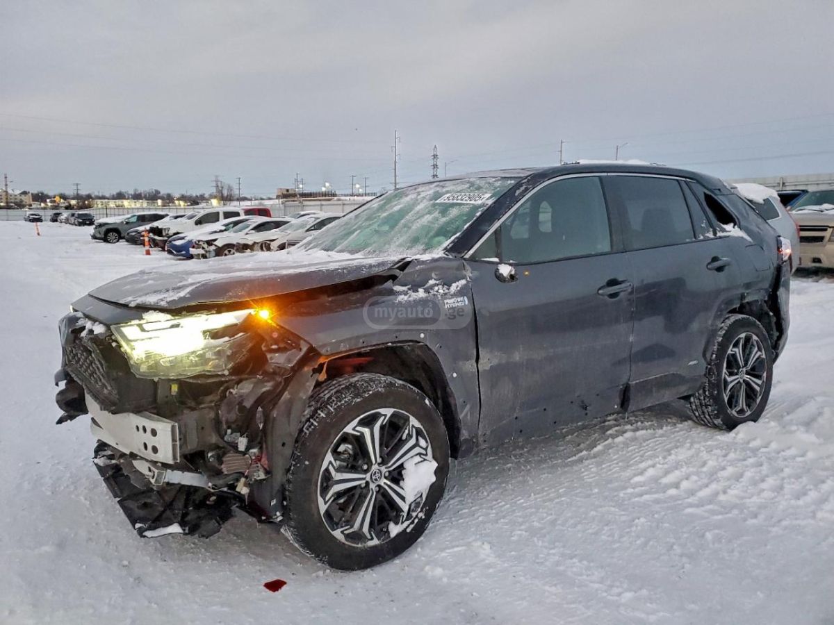 Toyota RAV 4 - фото 1