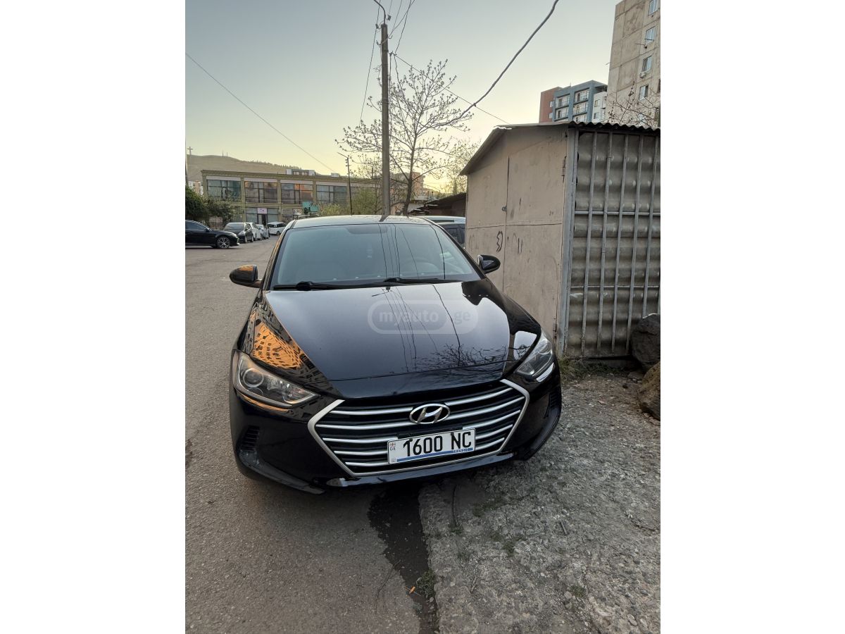 Hyundai Elantra - фото 3