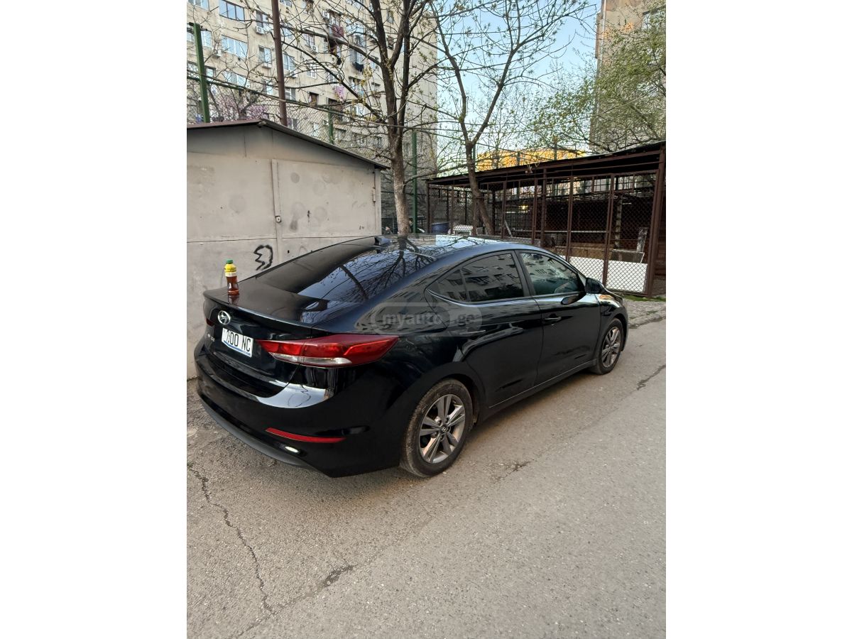 Hyundai Elantra - фото 5