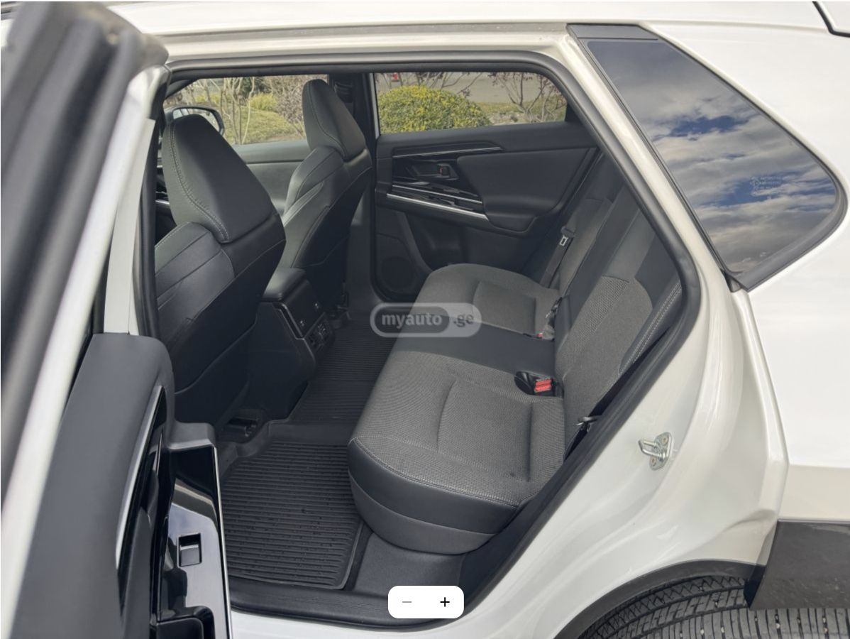 Toyota bZ4X 2025 — миниатюра 11