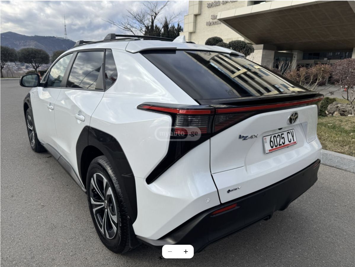 Toyota bZ4X 2025 — миниатюра 4