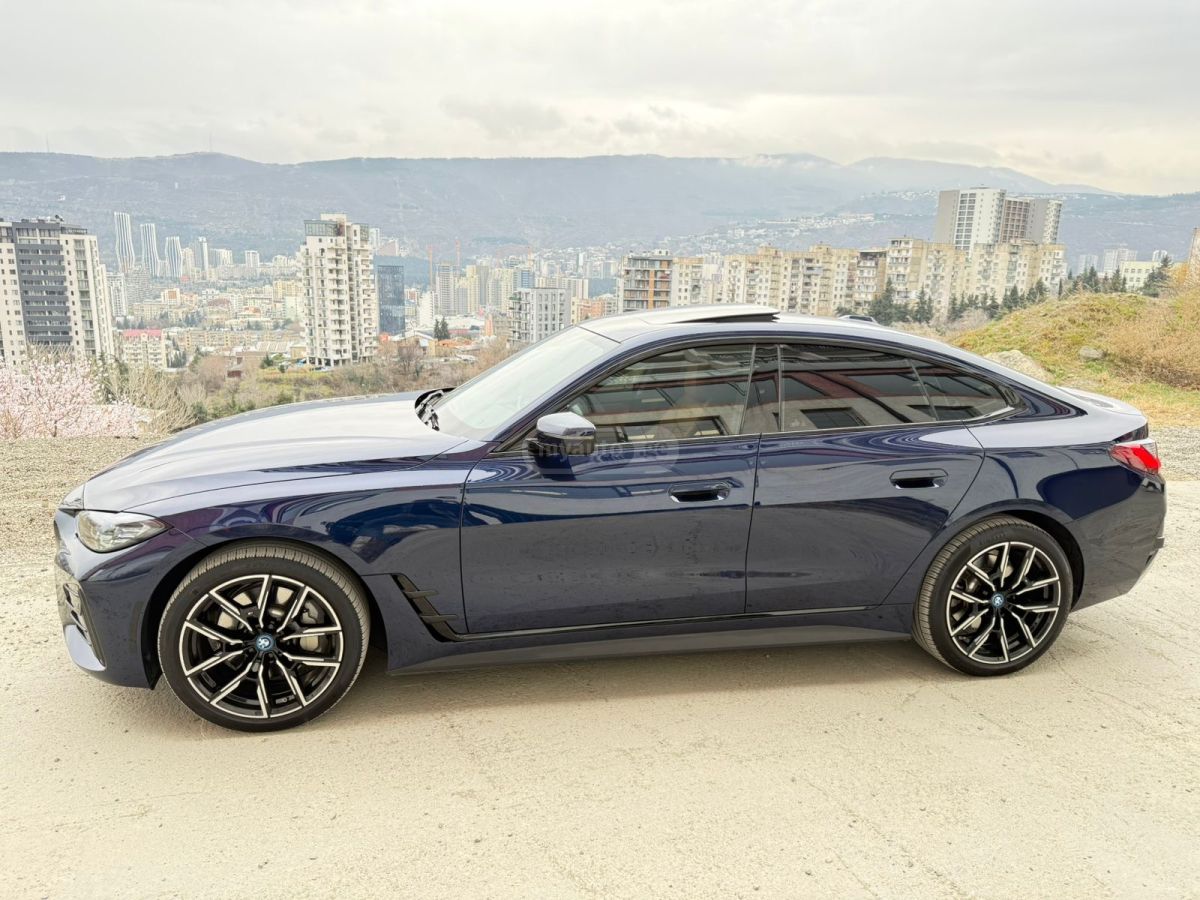 BMW i4 - фото 12