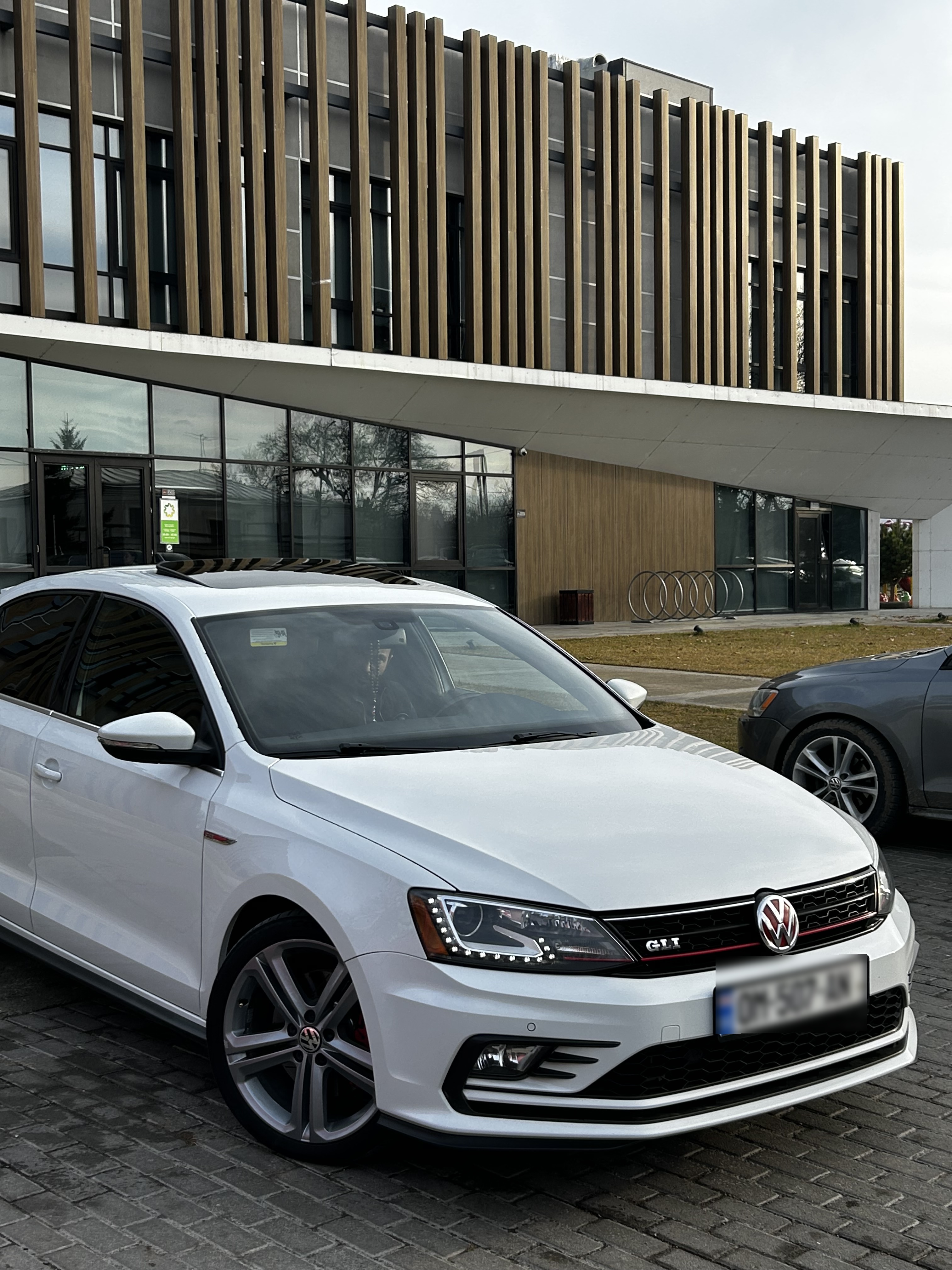 Volkswagen Jetta - фото 3