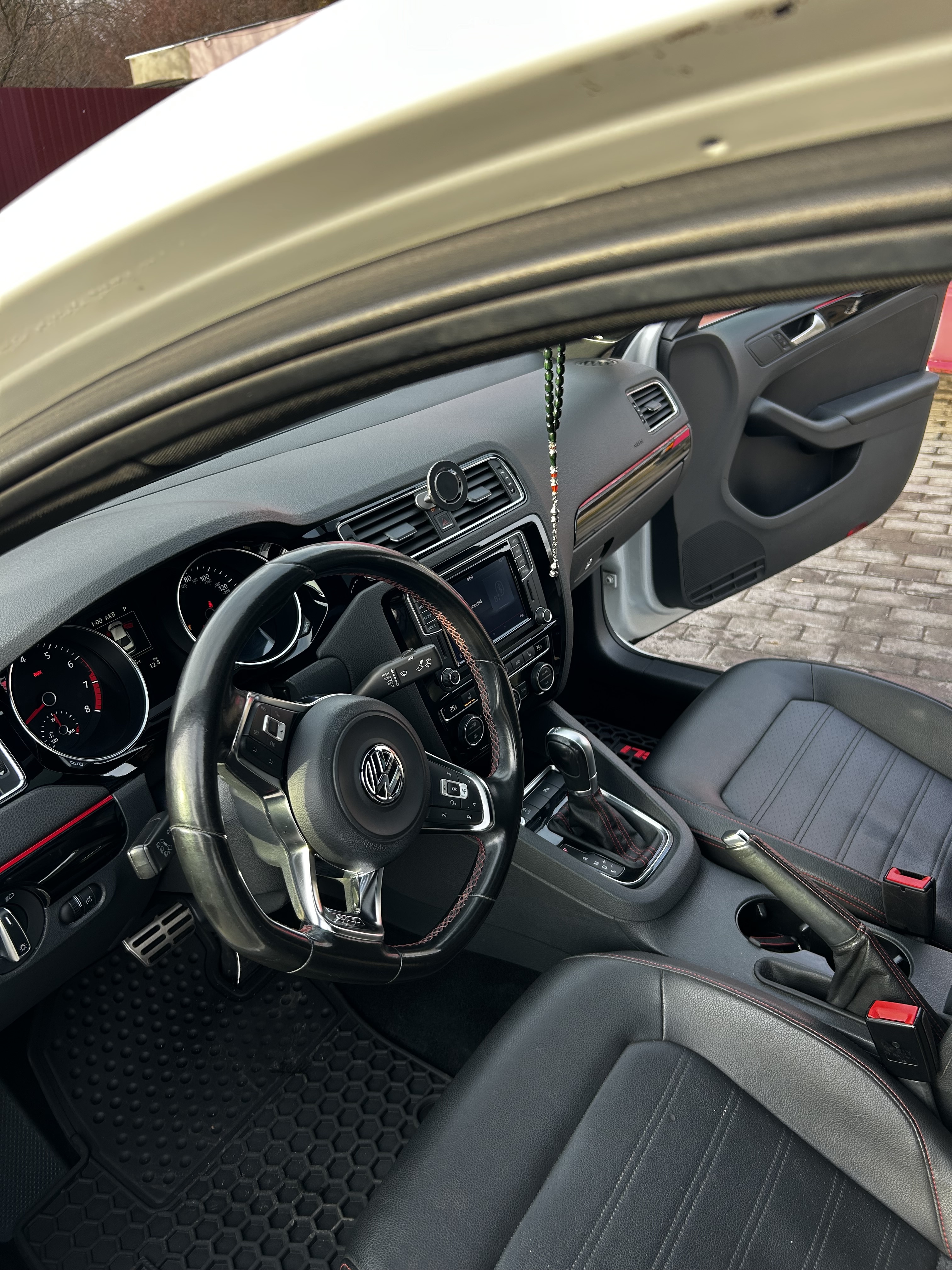 Volkswagen Jetta - фото 6