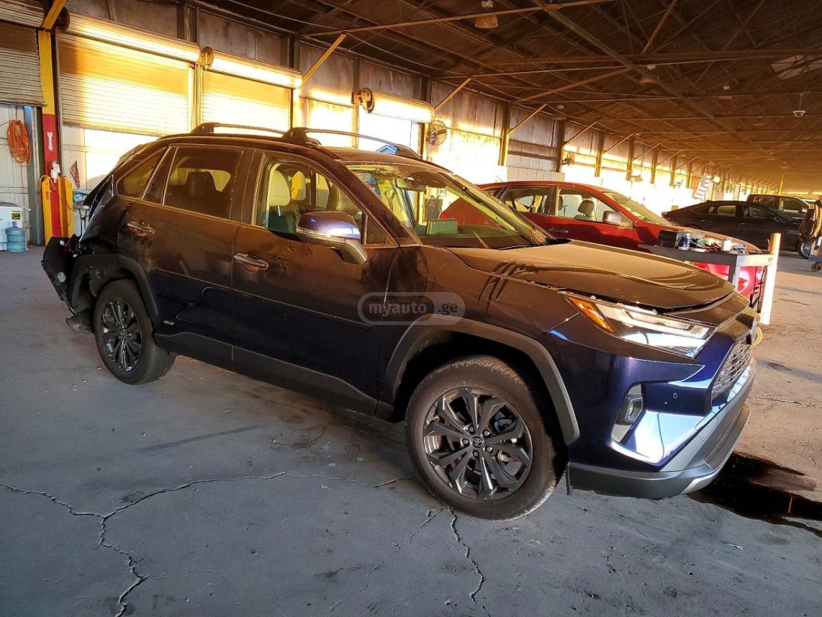 Toyota RAV 4 - фото 4