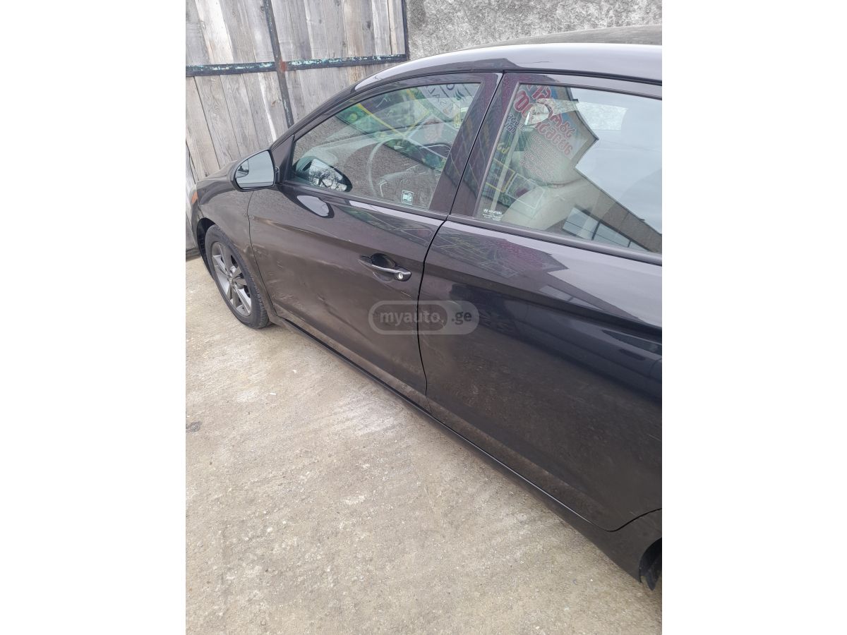 Hyundai Elantra - фото 11