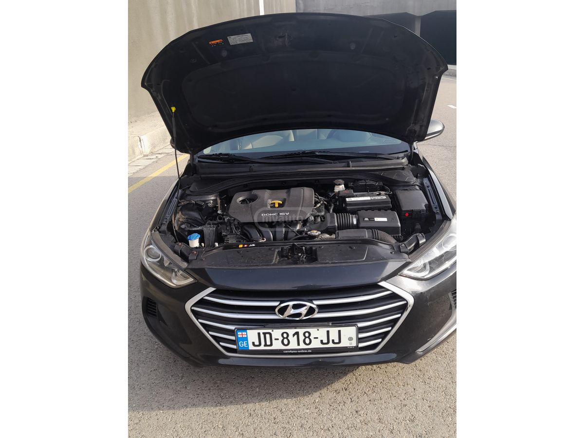 Hyundai Elantra - фото 3