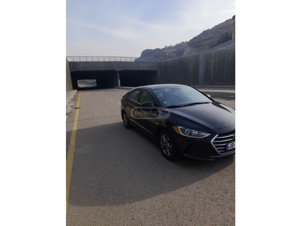 Hyundai Elantra - фото 4