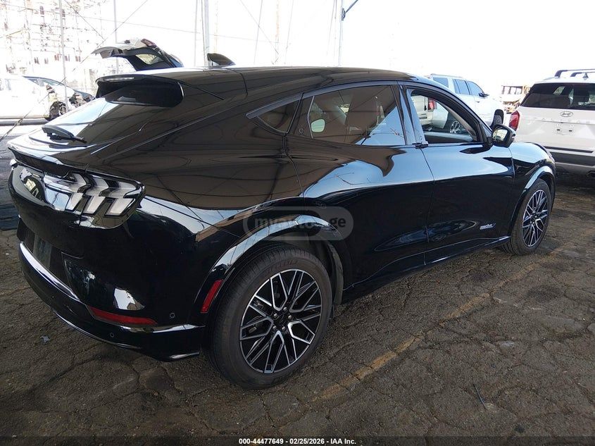 Ford Mustang Mach-E Premium 4dr 4x2 Automatic 2024 — миниатюра 4