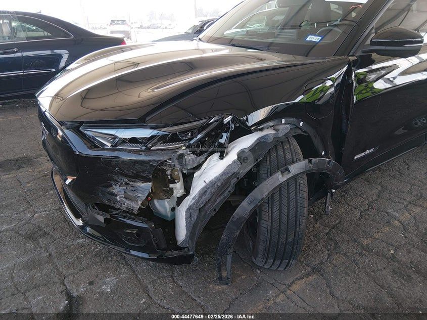 Ford Mustang Mach-E Premium 4dr 4x2 Automatic 2024 — миниатюра 6