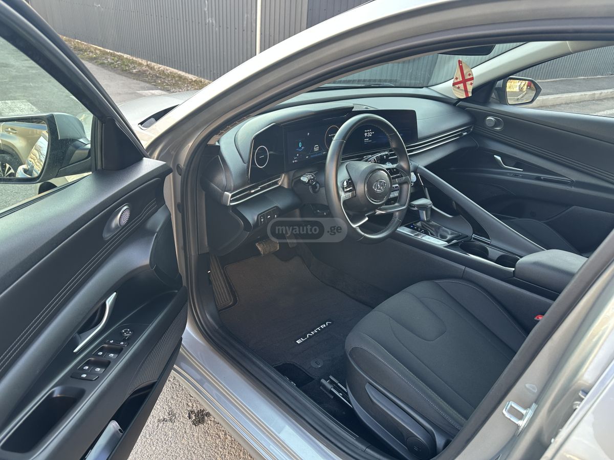 Hyundai SE 4dr Sedan CVT — миниатюра 11