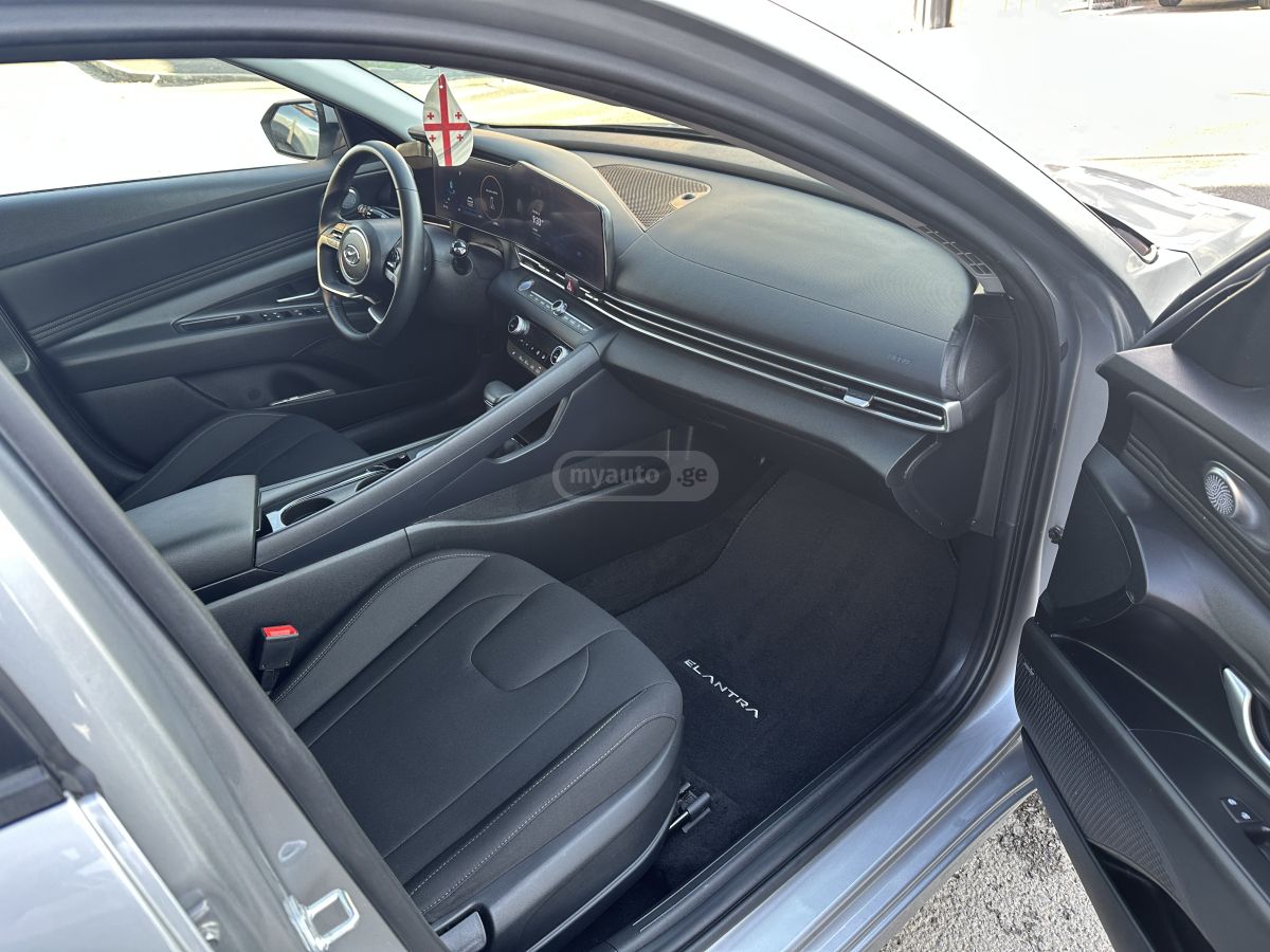 Hyundai SE 4dr Sedan CVT — миниатюра 12