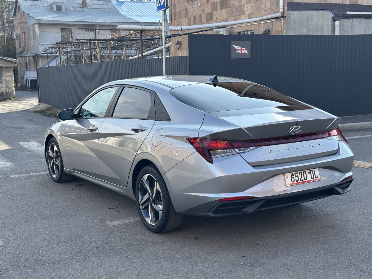 Hyundai SE 4dr Sedan CVT — миниатюра 6