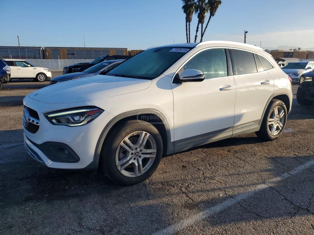 Mercedes-Benz GLA 250 - фото 1