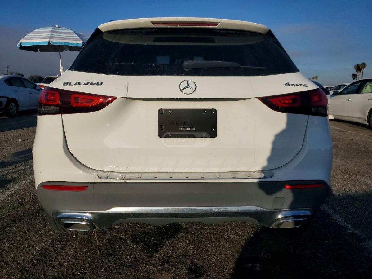 Mercedes-Benz GLA 250 - фото 6