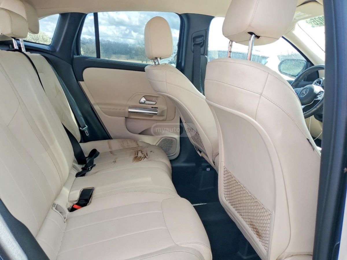 Mercedes-Benz GLA 250 - фото 11