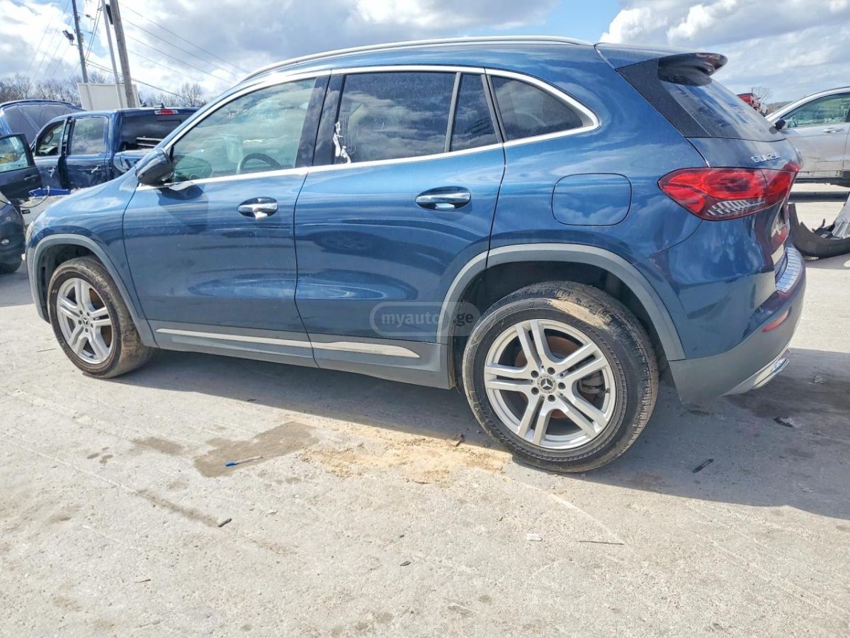 Mercedes-Benz GLA 250 - фото 2