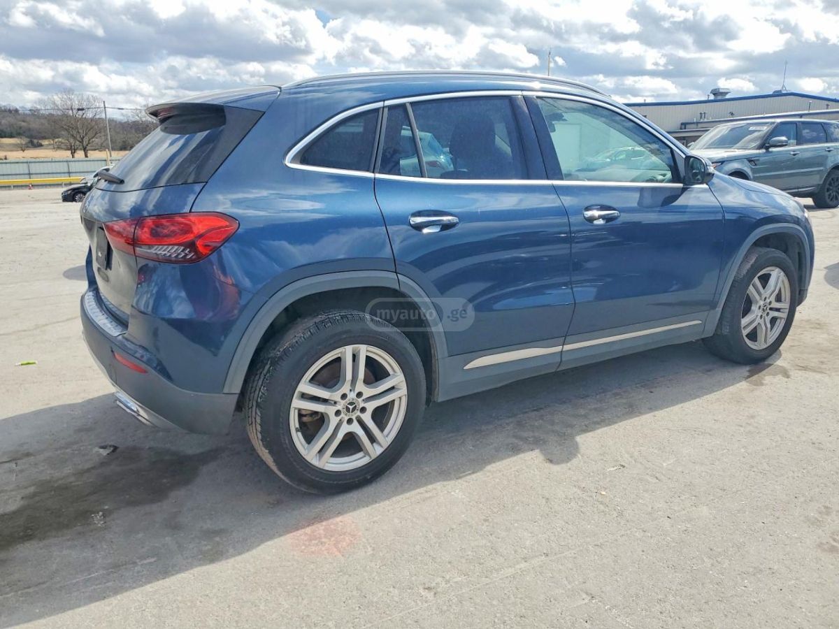 Mercedes-Benz GLA 250 - фото 3