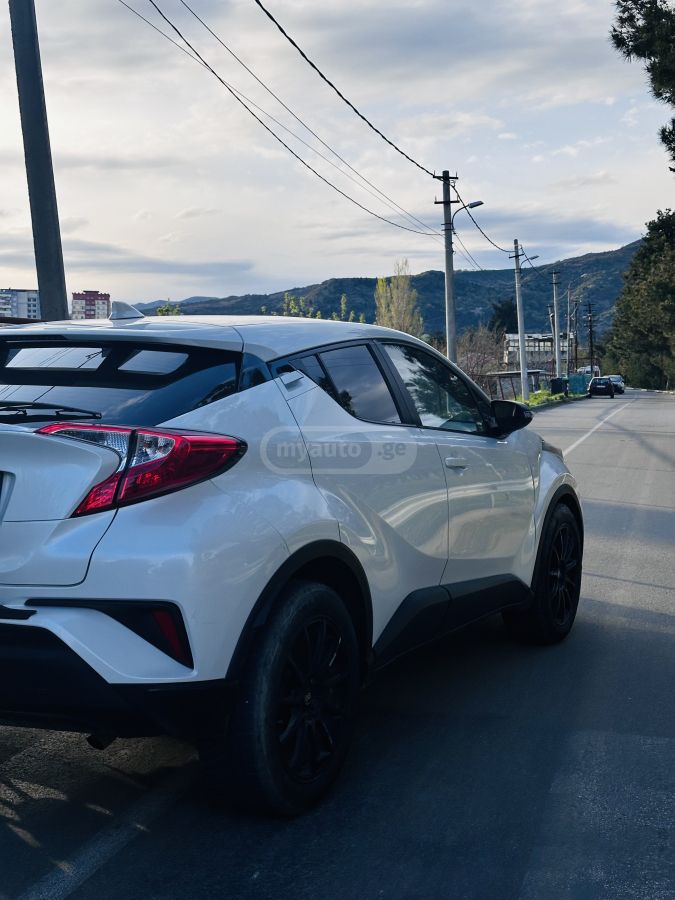 Toyota CHR - фото 7