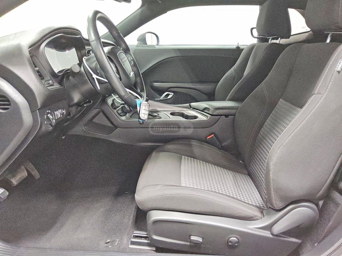 Dodge Challenger 2023 — миниатюра 7