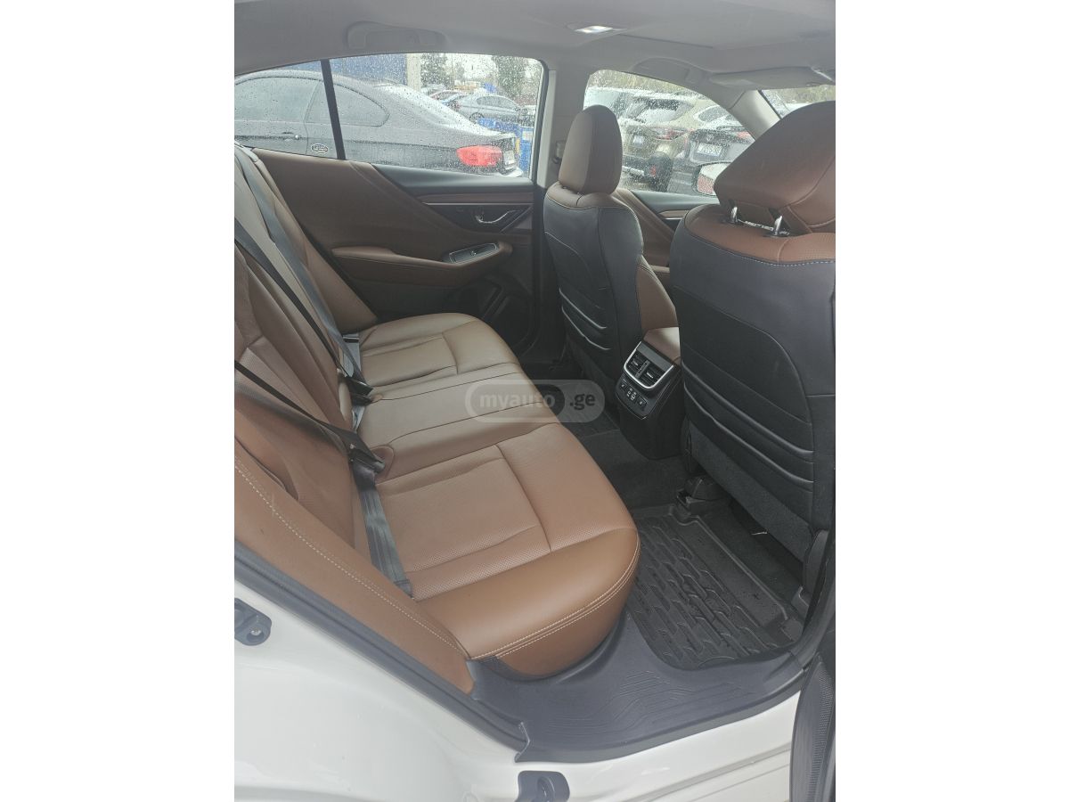 Subaru Legacy - фото 6