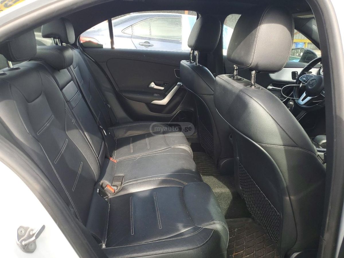 Mercedes-Benz A 220 2021 — миниатюра 10