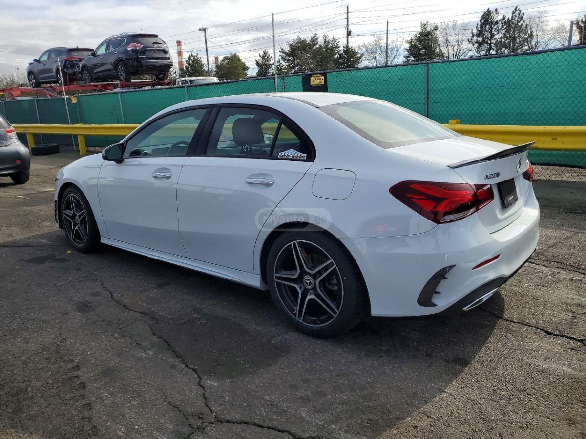 Mercedes-Benz A 220 2021 — миниатюра 2