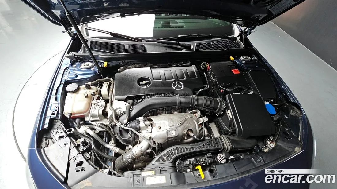 Mercedes-Benz A 45 AMG 2022 — миниатюра 6