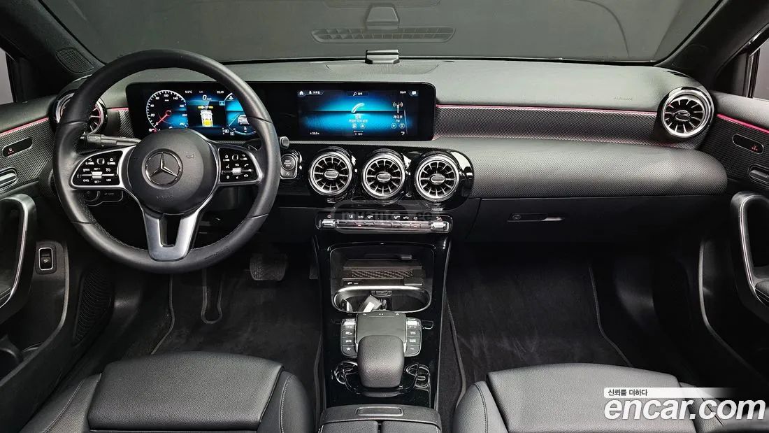 Mercedes-Benz A 45 AMG 2022 — миниатюра 7