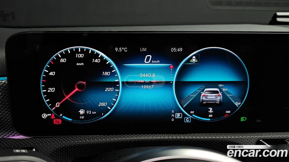 Mercedes-Benz A 45 AMG 2022 — миниатюра 8