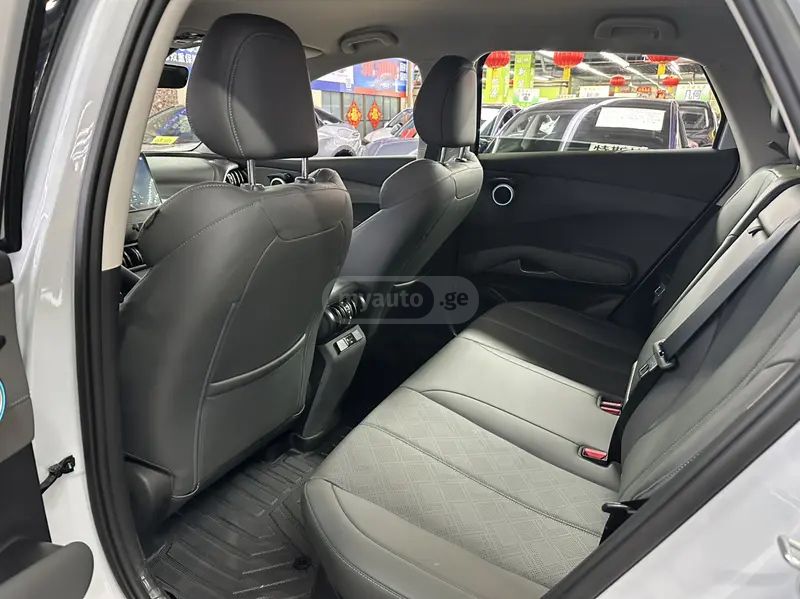 BYD Yuan 2025 — миниатюра 10