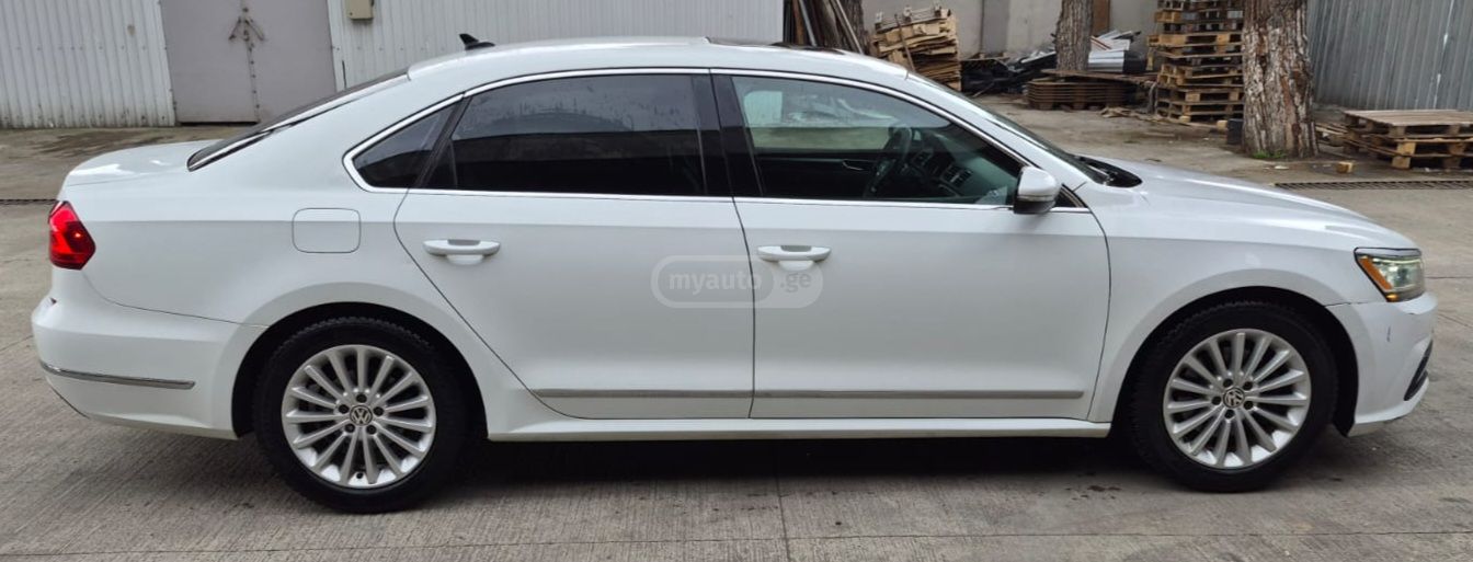 Volkswagen Passat - фото 3