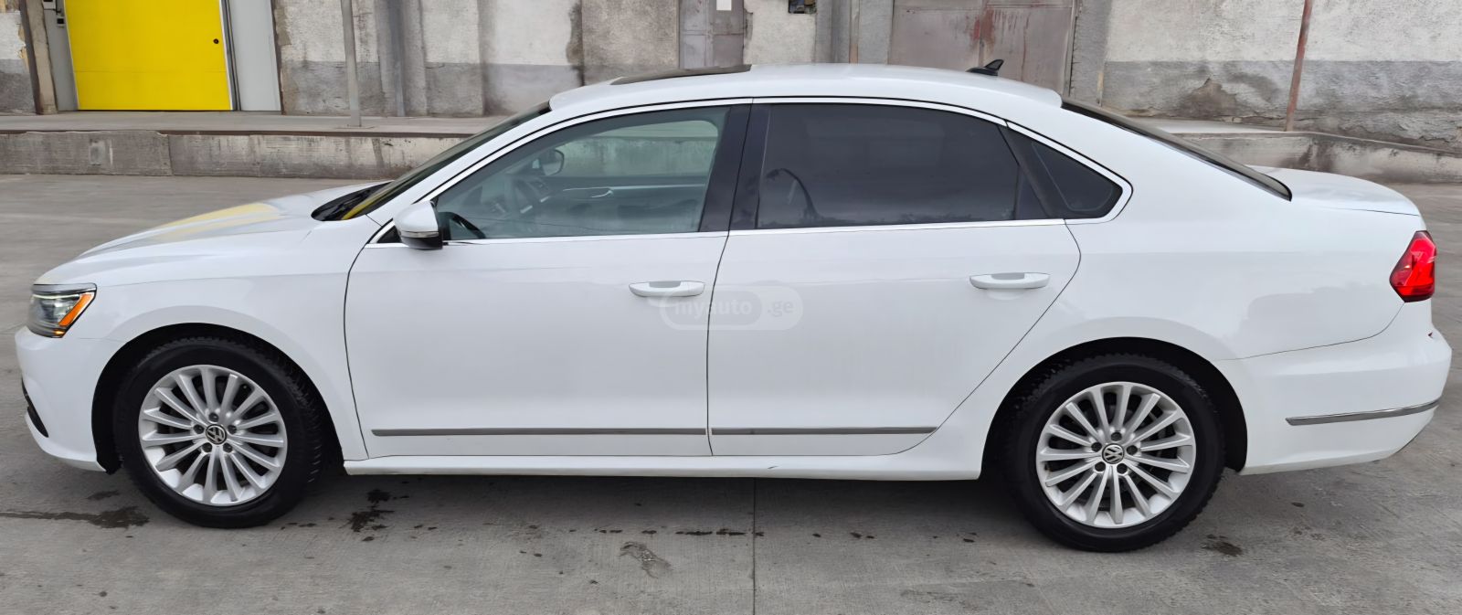 Volkswagen Passat - фото 6