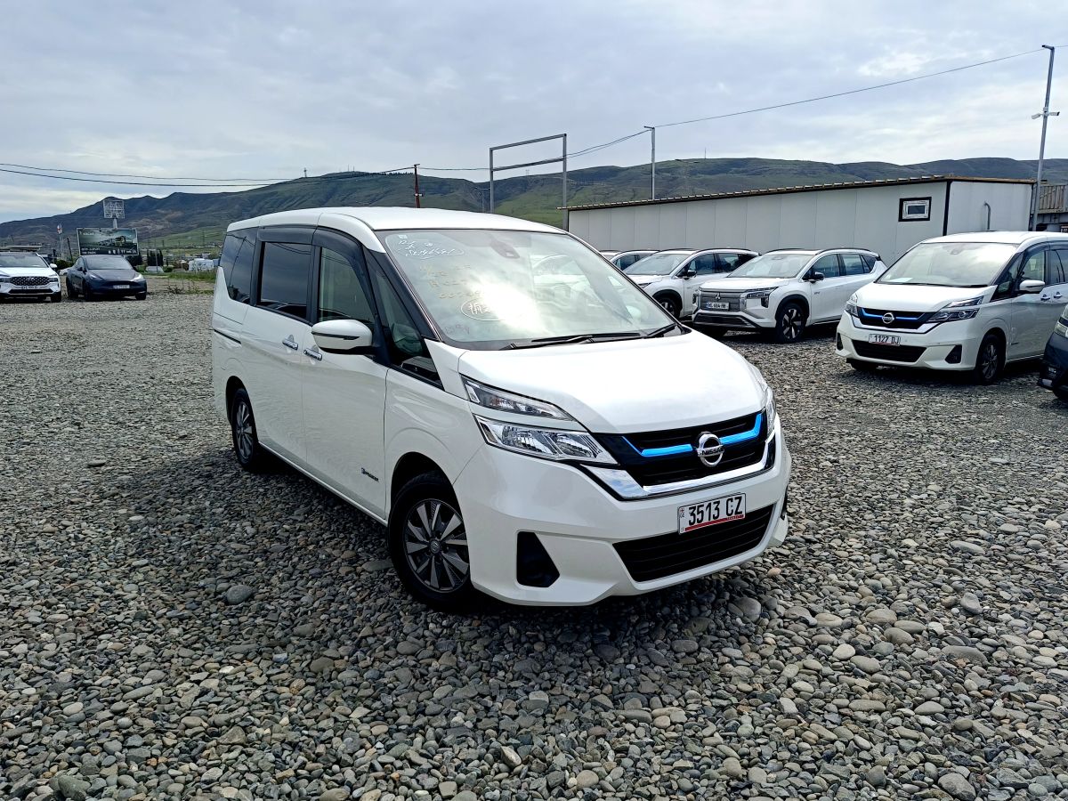 Nissan Serena - фото 2