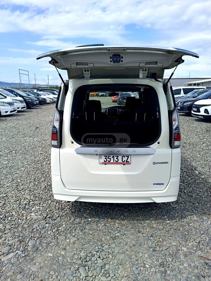 Nissan Serena - фото 3